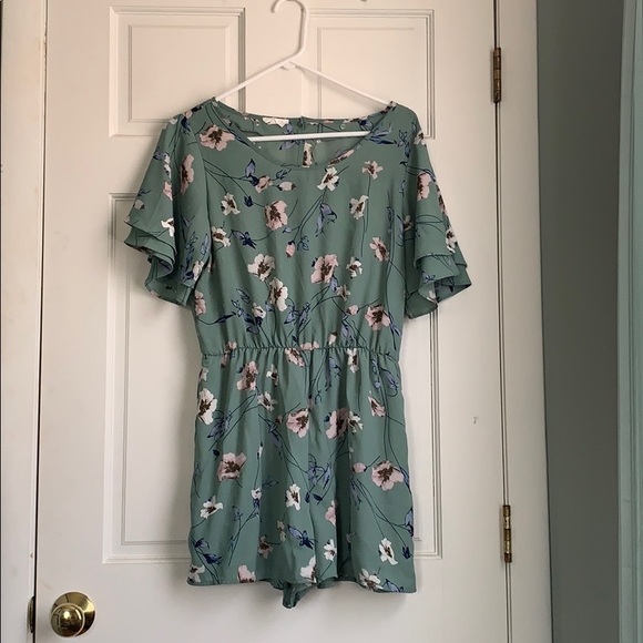 Romper - Picture 1 of 3